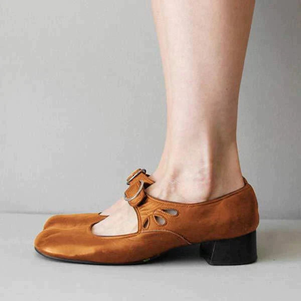Chic orthopedic leather sandals